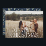 Elegantens fotomoderna, minsta marinblått botanisk julkort<br><div class="desc">Elegantens fotomoderna minsta plana platta God jul-helgdag för marinblått vattenfärgat botaniskt typografi.</div>