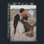 Elegantens fotomoderna, minsta svarta botaniska julkort<br><div class="desc">Elegant fotomodern minsta naturliga svarta vattenfärg botaniskt typografi God jul helgdag platta kort.</div>