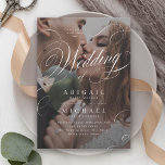 Elegantens klassiska kalligrafifoto bröllop inbjudningar<br><div class="desc">Modern klassisk kalligrafi "bröllop i" på ett par foto,  enkelt och elegant. underbara bröllopsinbjudningar för klassisk vintage bröllop och formellt bröllop Se alla matchande delara i samlingen.</div>