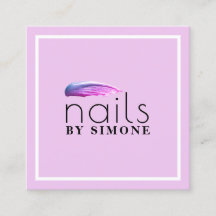 Elegantens minimala polerpenseldrag för lila nagel