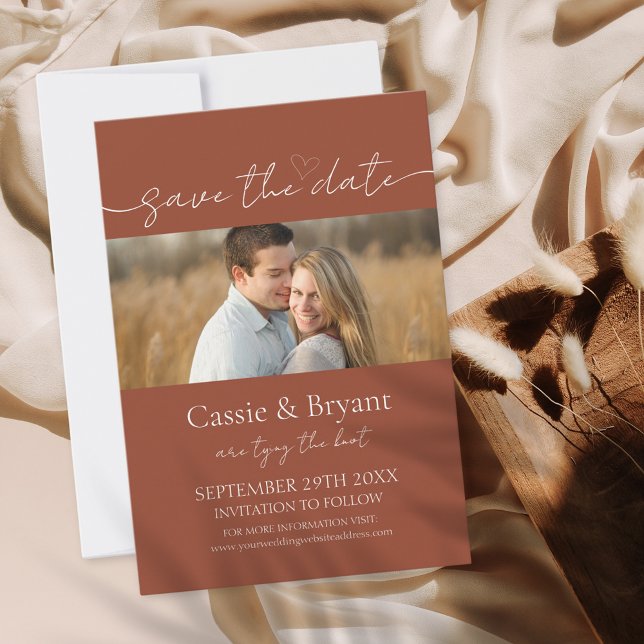 Elegantens skript Rustic Terracotta Spara datum (Elegant terracotta save the date wedding announcement)