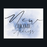 Elegantens vattenfärg Ny Ny adress i hemmet Vykort<br><div class="desc">Grattisar på ditt nya hem. Låt familj och vänner veta att du har ett ny adress med det moderna typografin New Home Adress kort. Blåfärgad accent i ett tillägg av stänk i färg.</div>