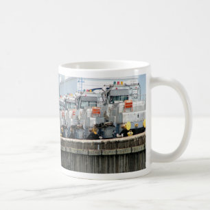 Elektriska "mules," Pedro Miguel låser, den Panam Kaffemugg