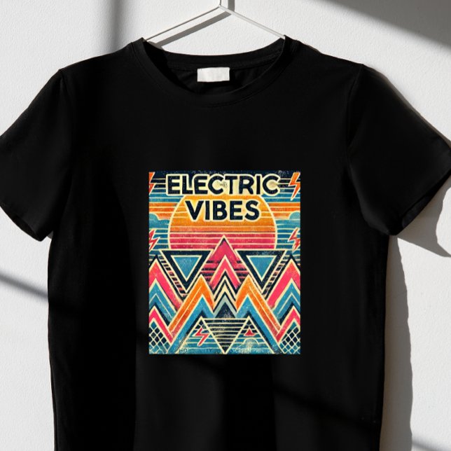 ELEKTRISKA VIBES T SHIRT (Skapare uppladdad)
