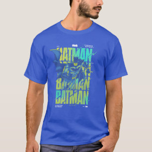 Elektriskt uppkopplat batteri som går genom typogr t shirt