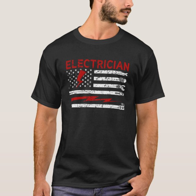 Elektriskt USA flagga-spänningskablar T Shirt (Framsida)