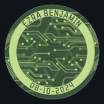 Elektronik Dator Kretskort Bar Mitzvah Runt Klistermärke<br><div class="desc">Grön dator kretskort Bar Mitsva kuvert sigill eller presentetikett. Denna icke-traditionella datordator eller elektronik-inspirerade design har en subtil judisk David-stjärna tillsammans med kretsar som du ser på ett elektroniskt kretskort. Dessa element är ihopparade med digitala datorspråk. Färgerna är olika nyanser av grönt från en ljus limegrön till en djup skogsgrön....</div>