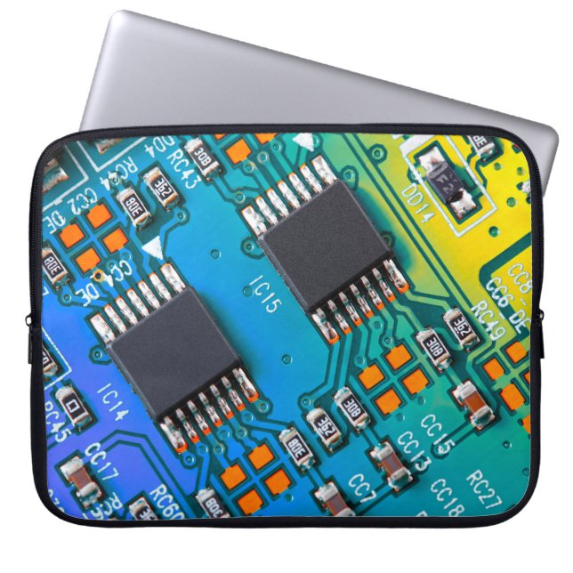 Elektroniskt kretskort som stängs av. bakgrund,bar laptop fodral (Framsidan)