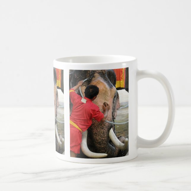 Elephant Bathtime ... Ayutthaya, Thailand Kaffemugg (Höger)