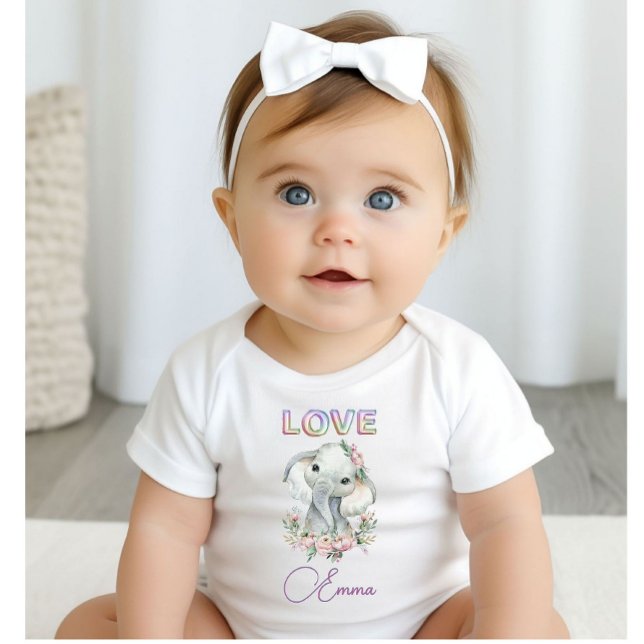 Elephant Cute flicka i Kärlek T Shirt (Skapare uppladdad)