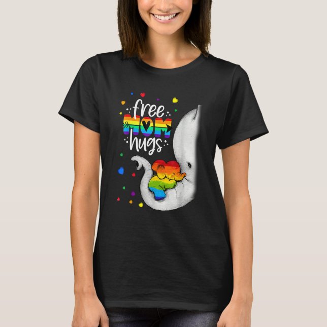 Elephant Free Mom Hugs Rainbow LGBTQ LGBT Pride Mo T Shirt (Framsida)