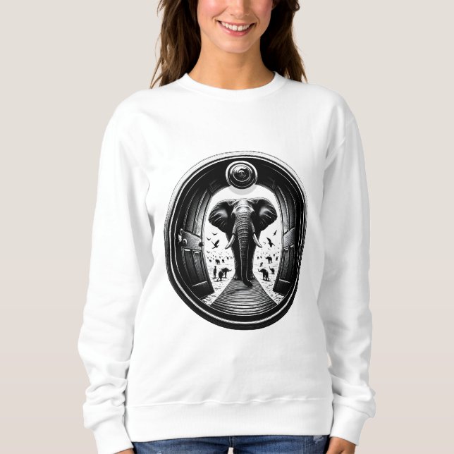 Elephant genom Peephålens dörr | Fisheye T Shirt (Framsida)