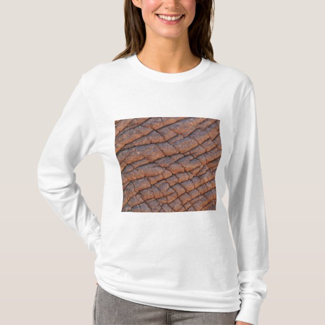 Elephant Skin T Shirt (Framsida)