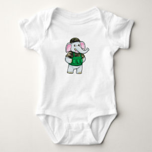 Elephant som soldat med Uniform & Helmet T Shirt