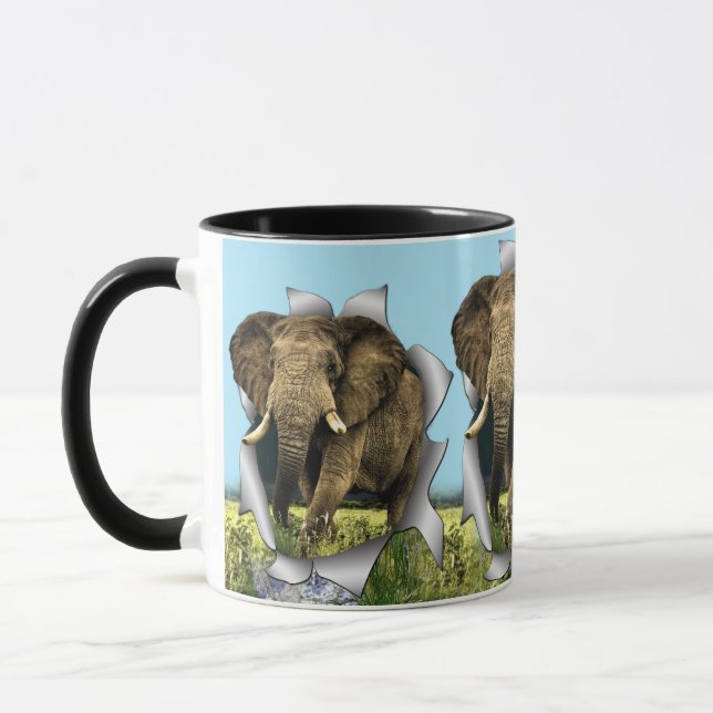 Elephant Stepping through Papper Mugg (Vänster)