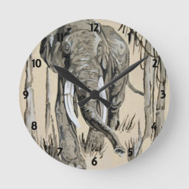 Elephant Strullande genom Wooded Savanna Art Rund Klocka
