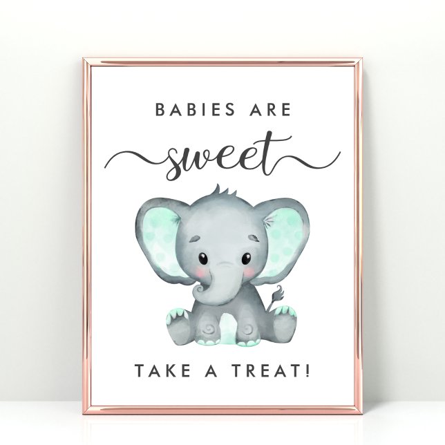 Elephant tar en Behandla babystövel för Cute Mint- Poster (Skapare uppladdad)