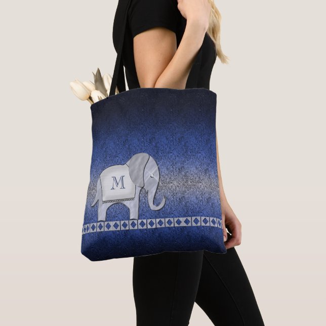 Elephant Walk Monogram Silver/Blue ID390 Tygkasse (Närbild)