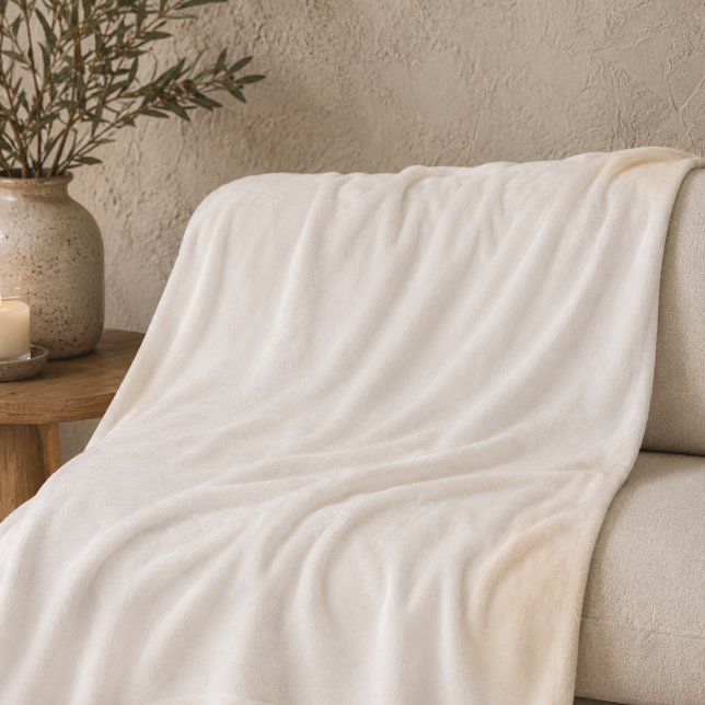Elfenbensglans Minimal Flygblossa Filt (Soft ivory minimal design for layered bedding and relaxed modern interiors)