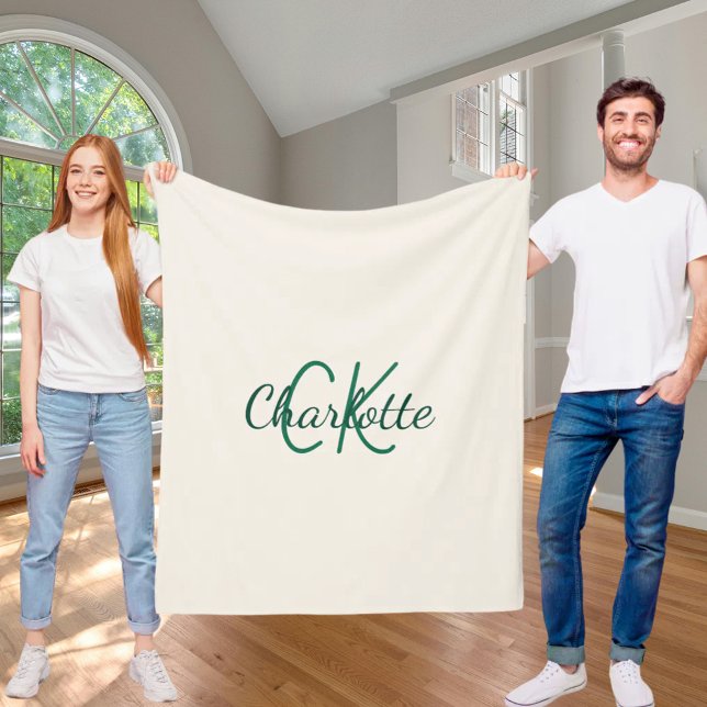 Elfenbensgrön monogram fleecefilt (Skapare uppladdad)