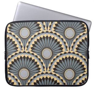 Elfenbenskusten Silver: Circular Blommigt Tile. Laptop Fodral
