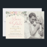 Elfenbensrosa och guld blomster boho bröllop spara datumet<br><div class="desc">Denna eleganta boho-stil bröllopsinbjudan har romantiska peonblommor,  botaniska blad och rustika fjäderaccent. Anpassa med egen text för ditt stora evenemang och med ett favoritfoto från förlovningen. Mjuk färgskala med nyanser av rosa,  persika,  kräm,  grönt,  grått och guld. Perfekt för vår- eller sommarevenemang.</div>