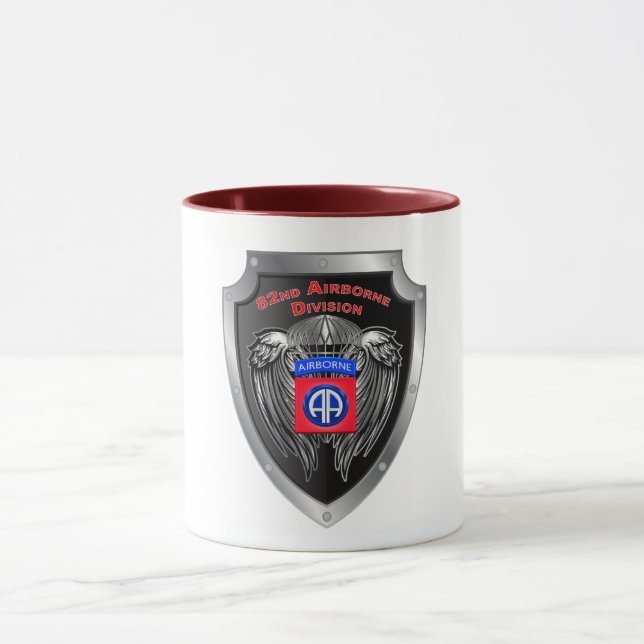 Elite 82:a Airborne Division Mugg (Center)
