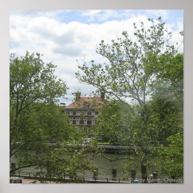 Ellis Island Dorms Poster (Framsidan)