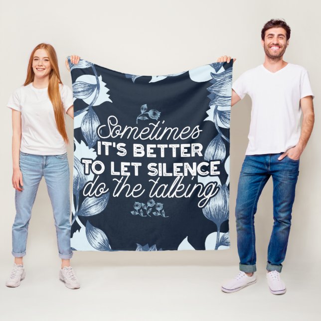 Elokvent tystnadskvotteckning för serendekoration fleecefilt (På plats)