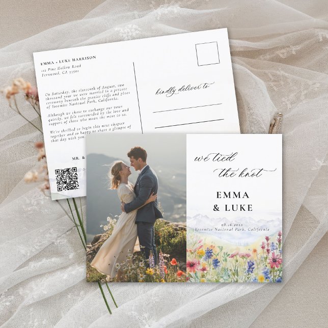 Elopement Wildblombergsfoto QR Bröllop Vykort (elopement wedding announcement postcard qr code mountain wildflowers meadow watercolor photo modern)