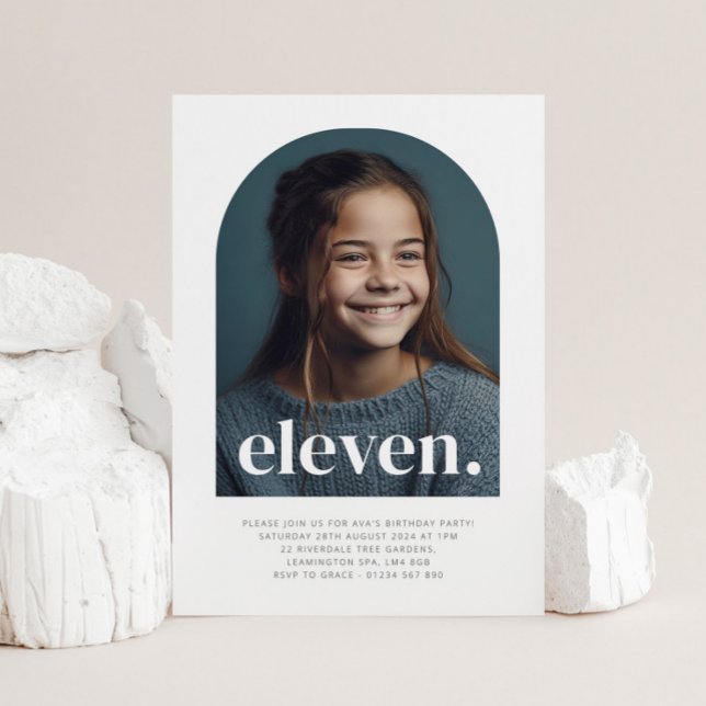 Elva Arched Photo Birthday Inbjudningar (Eleven Arched Photo First Birthday Invitation)