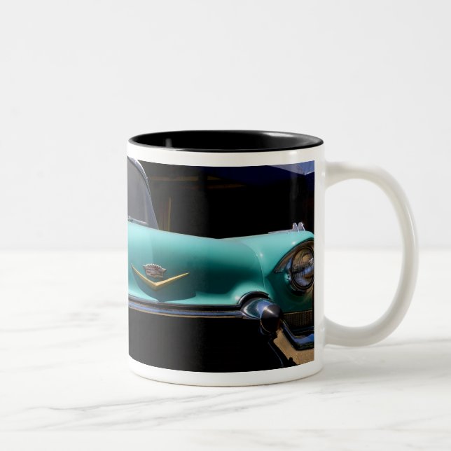 Elvis Presleys gröna cabriolet i Två-Tonad Mugg (Höger)