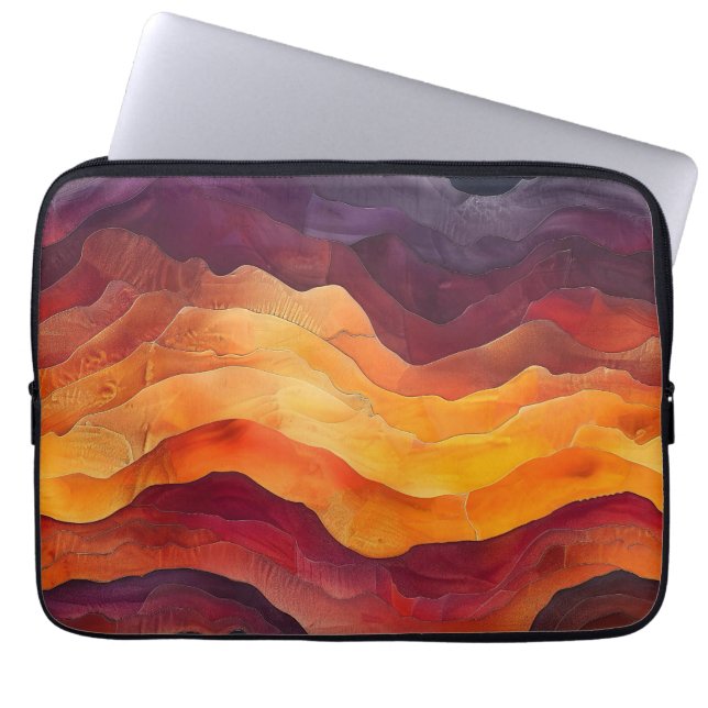 Ember Strata – Abstract Layers of Earth and Fire Laptop Fodral (Framsidan)