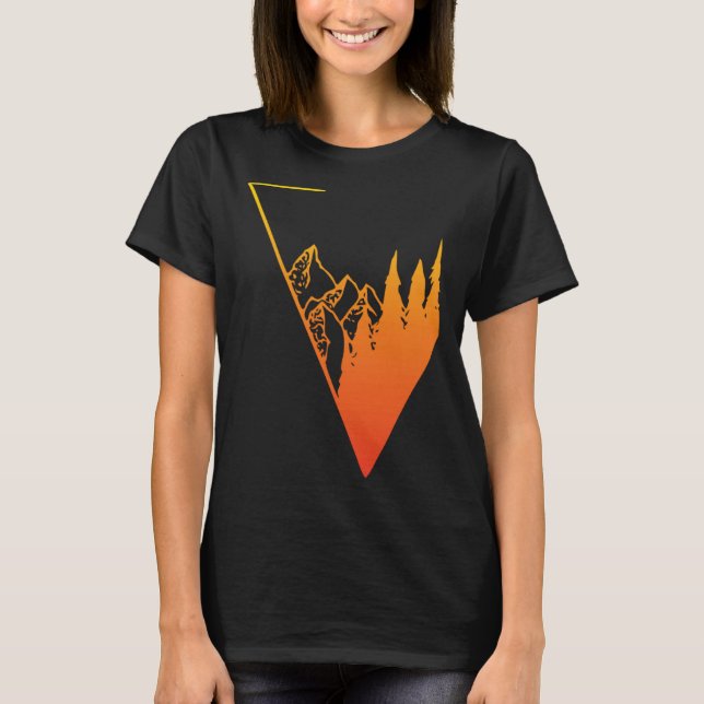 Emblem mountain panorama and forest  easy going fa t shirt (Framsida)