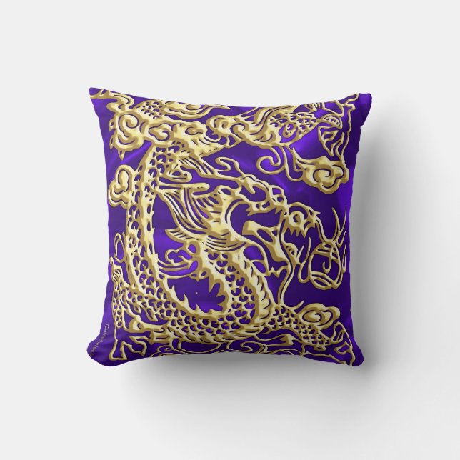 Embossed Guld Dragon on Lila Satin Print Print Kudde (Framsida)