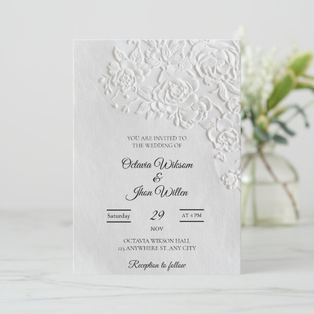 Embossed Roses Deckled Edge Sage Wedding Inbjudningar (Stående Fram)