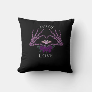 Embrace Goth Skeleton Heart Kudde