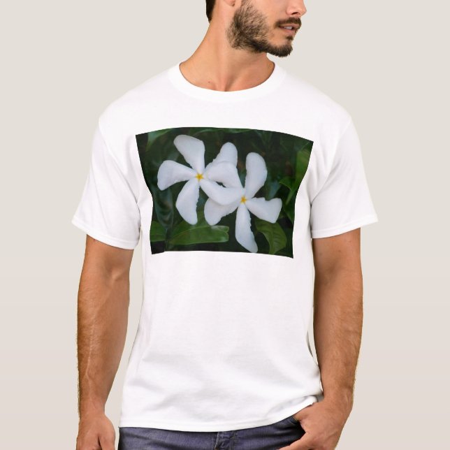 Embrace.JPG Tee (Framsida)
