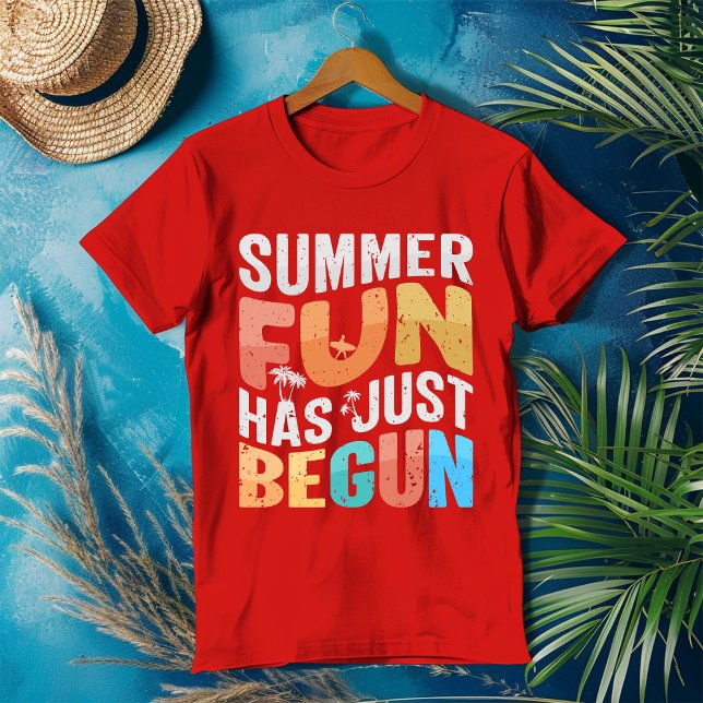 Embrace Sol i Stil: SommarRoligt T-Shirt (Skapare uppladdad)