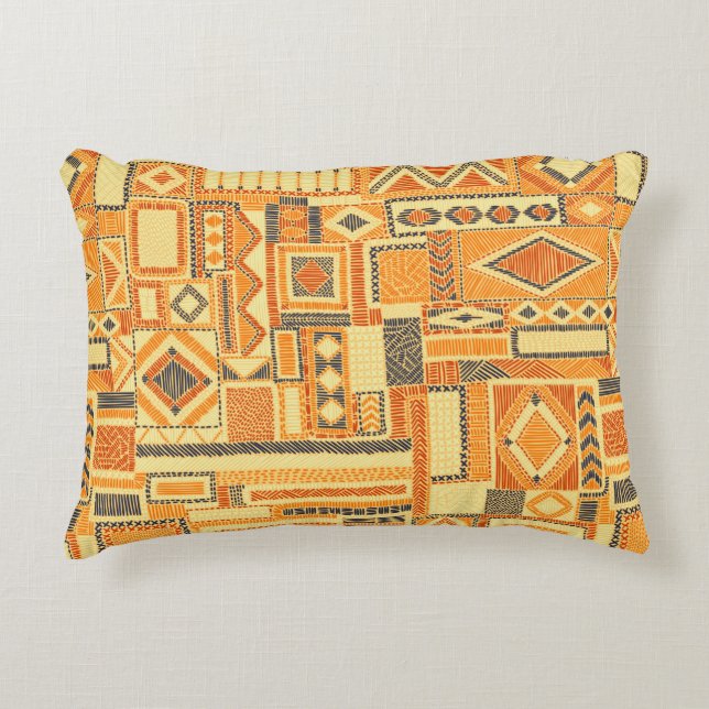 Embroidered seamless patchwork pattern. Bohemian o Prydnadskudde (Framsidan)