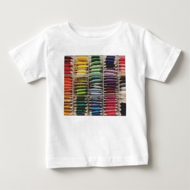 Embroidery Floss Rainbow T-shirt (Framsida)
