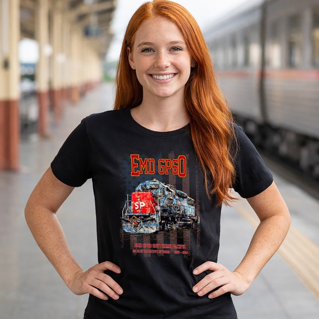 EMD GP60 Diesel Locomotive och American flagga T Shirt (EMD GP60 Diesel Locomotive of Southern Pacific. Womens Basic T-Shirt)
