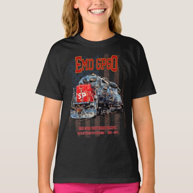 EMD GP60 Diesel Locomotive och American flagga T Shirt (Framsida)