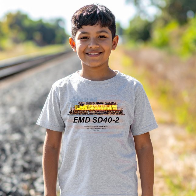 EMD SD40-2 Diesellok. Amerikansk flagga T Shirt (EMD SD40-2 Diesel Locomotive. Union Pacific Train. Boy Basic T-Shirt)
