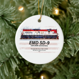 EMD SD-9 Lok USA 250-årsjubileumsfärgsschema Julgransprydnad Keramik