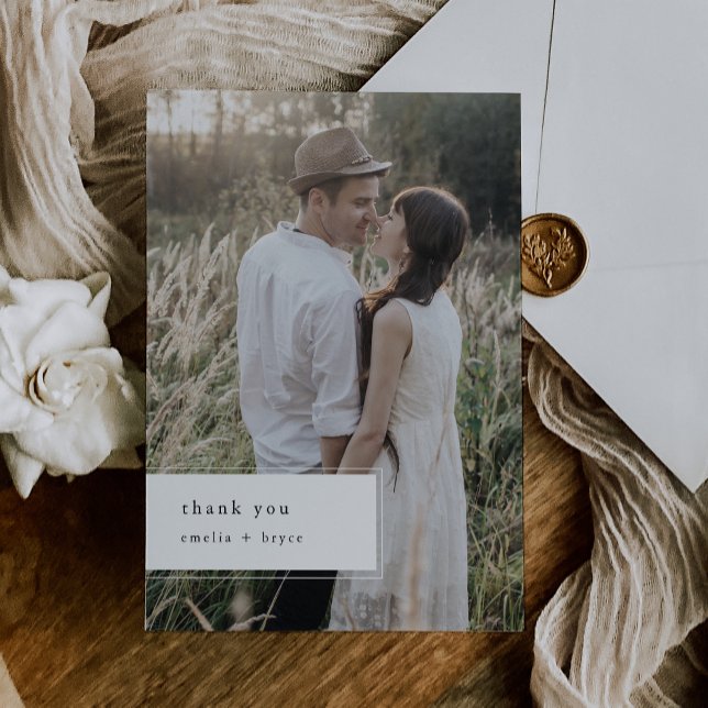 EMELIA Flat Minimalist Unik Rustic Photo Bröllop Tack Kort (EMELIA Flat Minimalist Unique Rustic Photo Wedding Thank You Card)