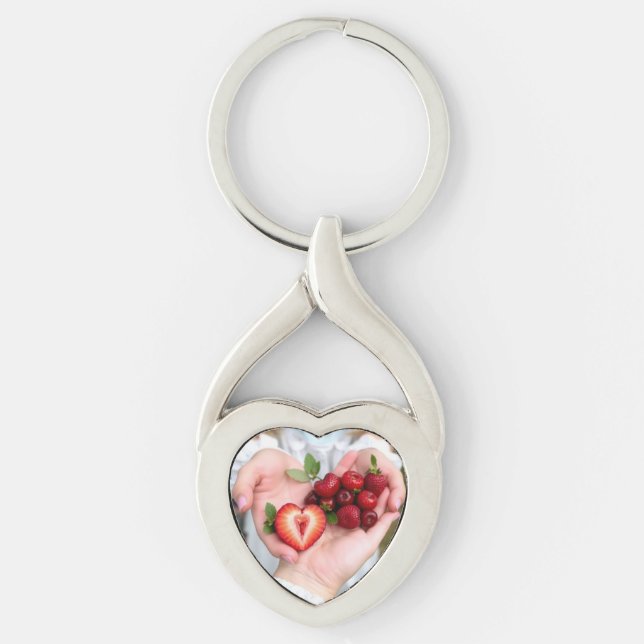 Emely – Die Erdbeerprinzessin Twisted Heart Silverfärgad Nyckelring (Framsidan)