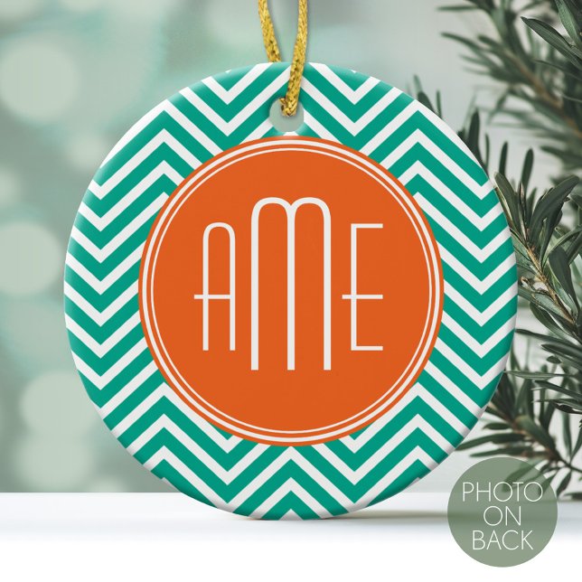 Emerald and Orange Chevrons Anpassningsbar Triple  Julgransprydnad Keramik (Personalized Photo Ornament with Monogram)
