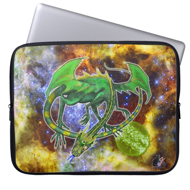Emerald Cosmic Dragon Laptop sleeve (Framsidan)