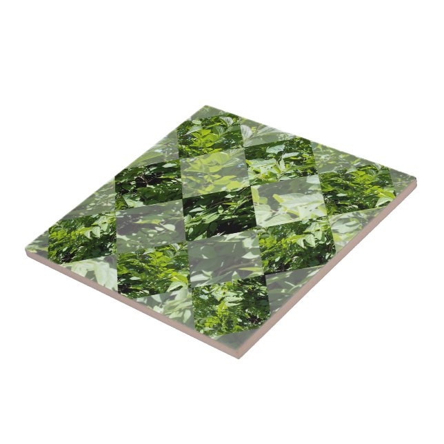 Emerald Elegance: Grönt Löv in Diamond cut Kakelplatta (Sidan)